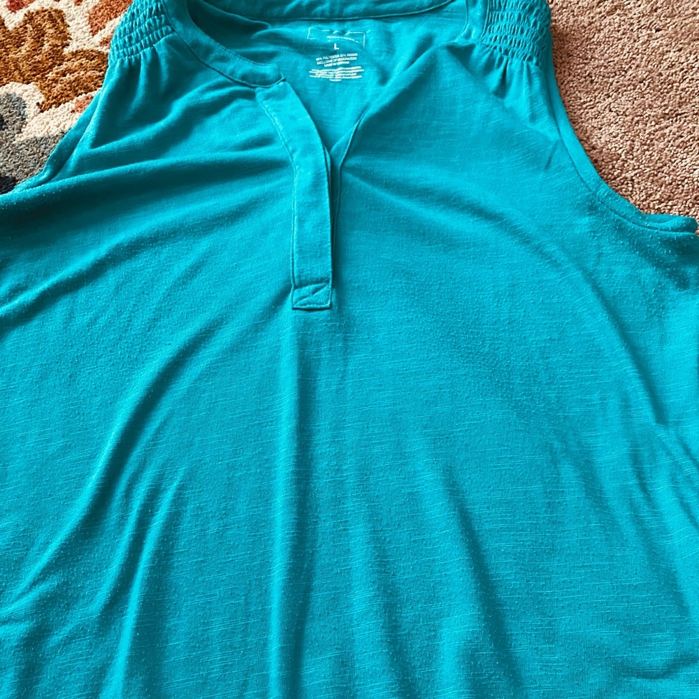 UC - Women’s Tank Top Size Large.  Tank Does have peeling from washes